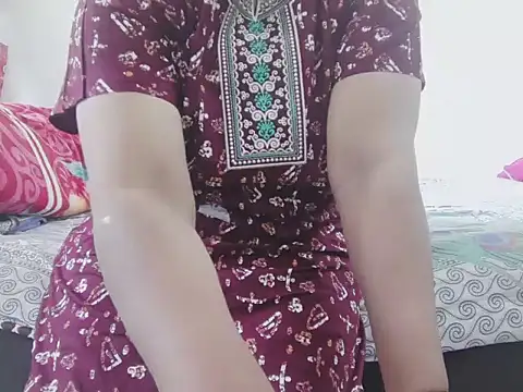 Snapshot of Rushali_69 chatting on 02-21-26, 05:20 Rushali 69 online show from 02-21-26, 05:20