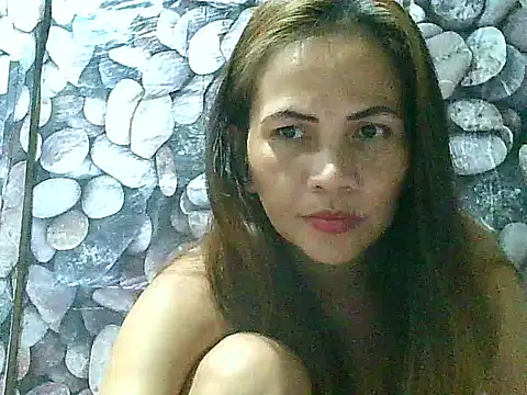 Snapshot of Urwildestangelfire_19 chatting on 05-08-26, 01:37 Urwildestangelfire 19 online show from 05-08-26, 01:37