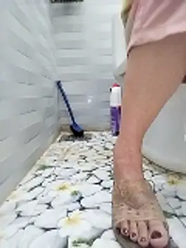 Snapshot of Lyanh13 chatting on 02-04-26, 11:11 Lyanh13 online show from 02-04-26, 11:11