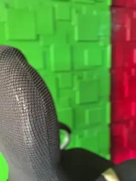 Linda LS online show from 10-31-25, 01:41