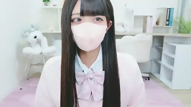 Reina Fcup online show from 10-23-25, 11:09