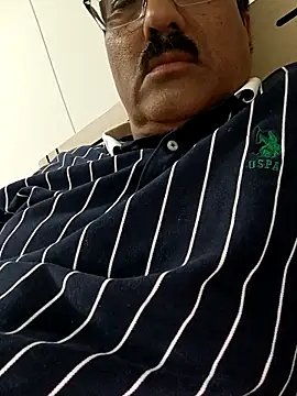 moonflower25 online show from 10-17-25, 02:41