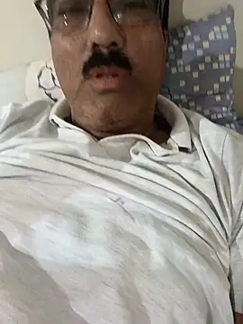 moonflower25 online show from 10-15-25, 04:44