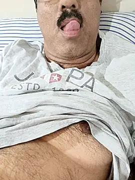 moonflower25 online show from 11-03-25, 08:34