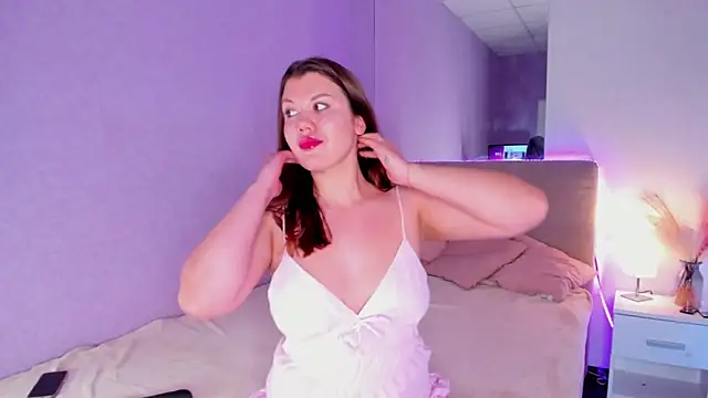 Snapshot of NikkiBustt chatting on 09-28-25, 11:12 NikkiBustt online show from 09-28-25, 11:12