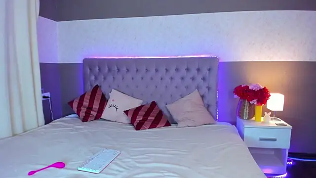 NikkiBustt online show from 11-09-25, 06:28