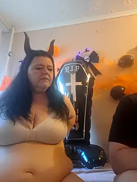 BlacReign online show from 10-18-25, 01:57