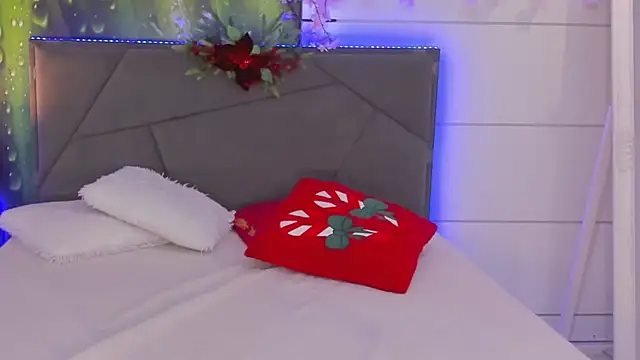 HollyTailors online show from 01-15-26, 06:50