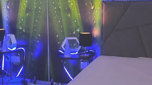 HollyTailors online show from 10-09-25, 05:30