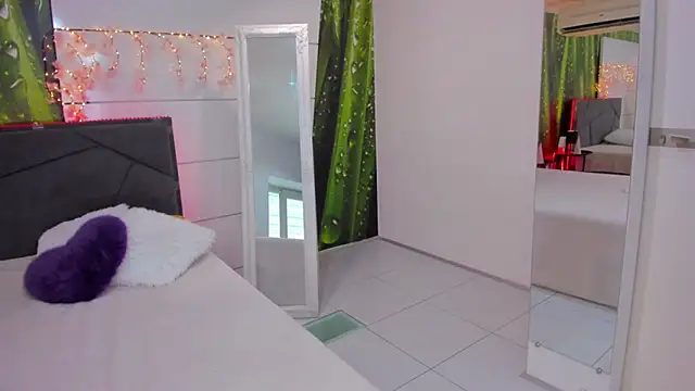 HollyTailors online show from 09-09-25, 05:28