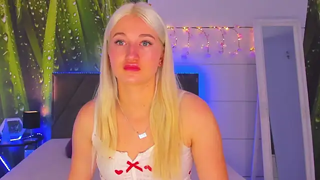 HollyTailors online show from 10-11-25, 05:30