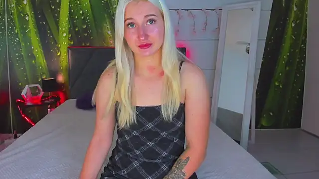 HollyTailors online show from 10-17-25, 12:07