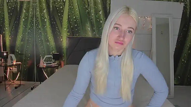 HollyTailors online show from 03-04-26, 06:32