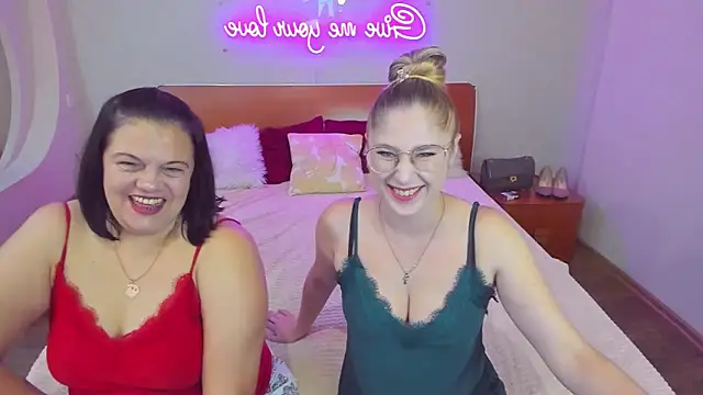 Snapshot of Your_Exstasy chatting on 10-19-25, 08:39 Your Exstasy online show from 10-19-25, 08:39