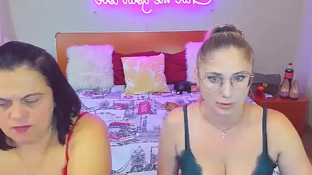 Snapshot of Your_Exstasy chatting on 10-14-25, 11:11 Your Exstasy online show from 10-14-25, 11:11