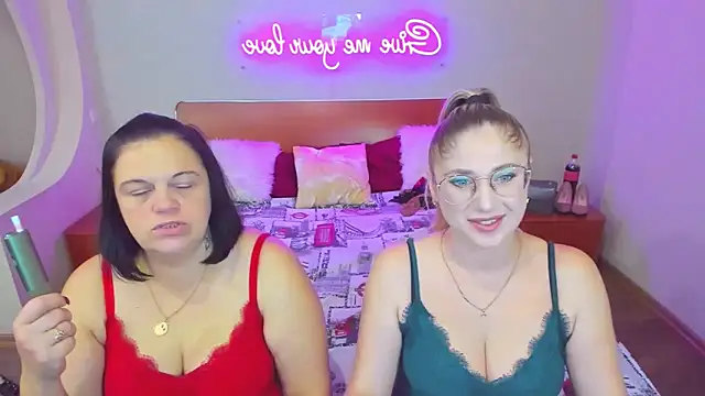 Snapshot of Your_Exstasy chatting on 10-15-25, 10:45 Your Exstasy online show from 10-15-25, 10:45