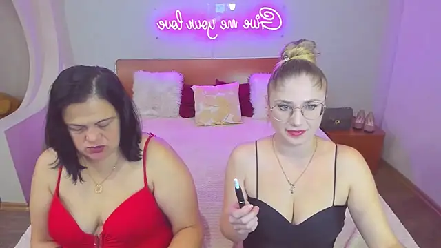 Snapshot of Your_Exstasy chatting on 10-20-25, 08:04 Your Exstasy online show from 10-20-25, 08:04