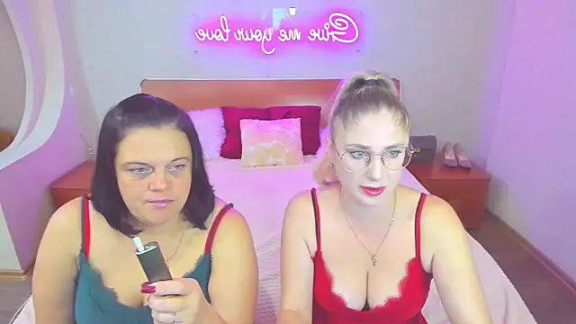 Snapshot of Your_Exstasy chatting on 10-23-25, 07:40 Your Exstasy online show from 10-23-25, 07:40