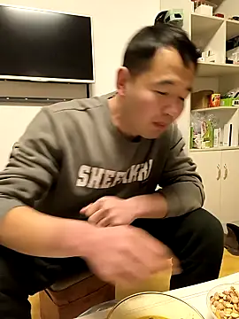 huanhuanaaaaa online show from 12-15-25, 05:19