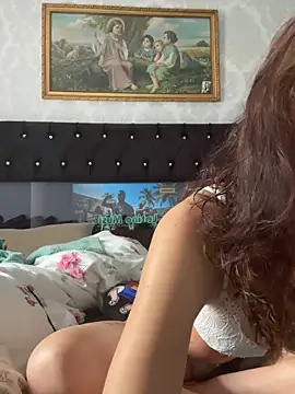 Emilia Mausi online show from 05-18-26, 10:09