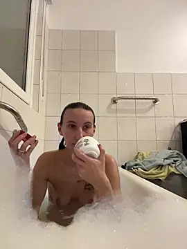 Emilia Mausi online show from 10-11-25, 06:53