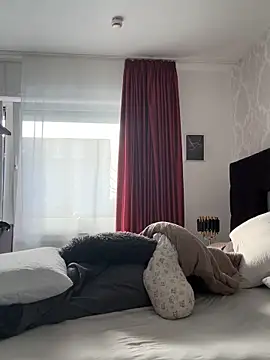 Emilia Mausi online show from 02-05-26, 01:18