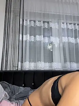 Emilia Mausi online show from 10-12-25, 09:16