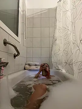 Emilia Mausi online show from 02-06-26, 06:15