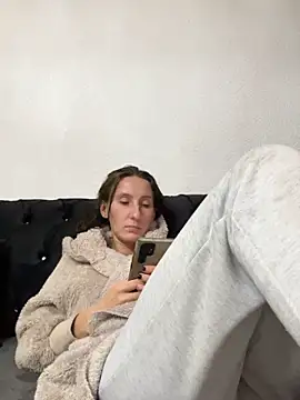 Emilia Mausi online show from 03-10-26, 08:46