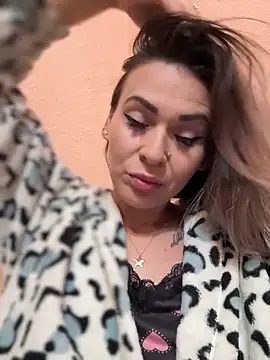 iSelena online show from 09-27-25, 07:47