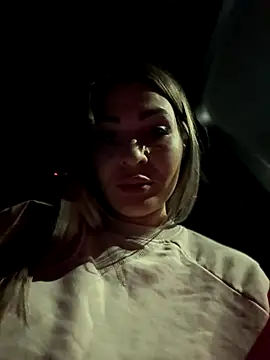 iSelena online show from 09-29-25, 01:12