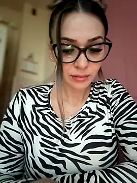 iSelena online show from 11-20-25, 05:52