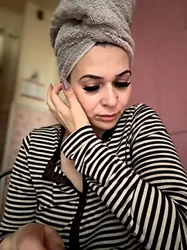 iSelena online show from 11-10-25, 06:07