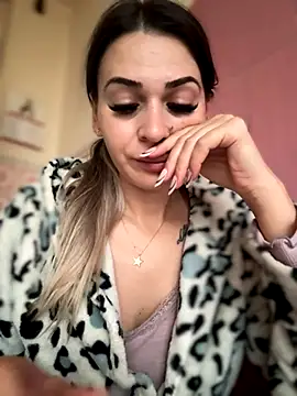 iSelena online show from 11-17-25, 05:55