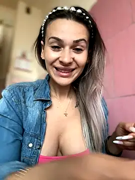 iSelena online show from 10-01-25, 05:01