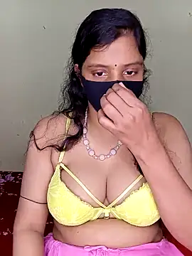 Rose-luckey online show from 10-08-25, 12:39