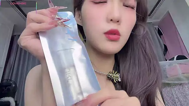 Yaya--728 online show from 01-06-26, 12:42