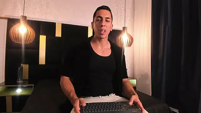 Lucio  Fox online show from 04-21-26, 12:01