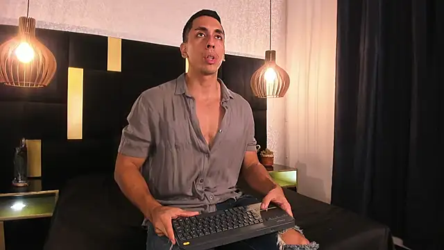 Lucio  Fox online show from 03-24-26, 12:05