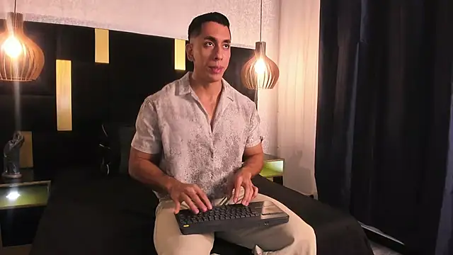 Lucio  Fox online show from 04-22-26, 11:50