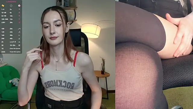 Snapshot of EasterBlink chatting on 02-08-26, 09:40 EasterBlink online show from 02-08-26, 09:40