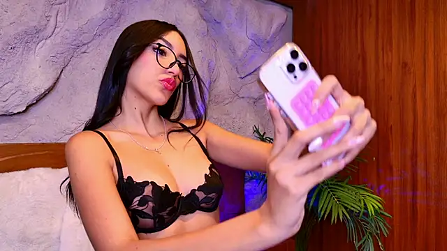 lissafeniix  online show from 11-05-25, 10:07