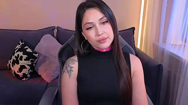 CarolineGuthrie online show from 06-07-26, 04:01