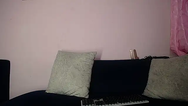 Mia littleee online show from 09-30-25, 03:34