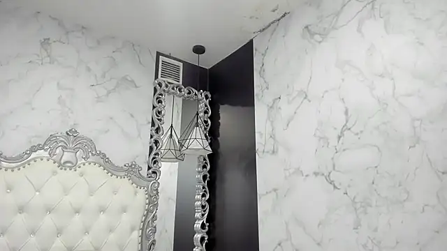 naughty milf4u  online show from 09-25-25, 10:16