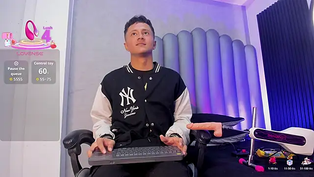  Leohot  online show from 10-28-25, 03:29