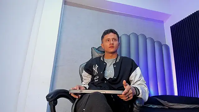  Leohot  online show from 11-05-25, 03:31