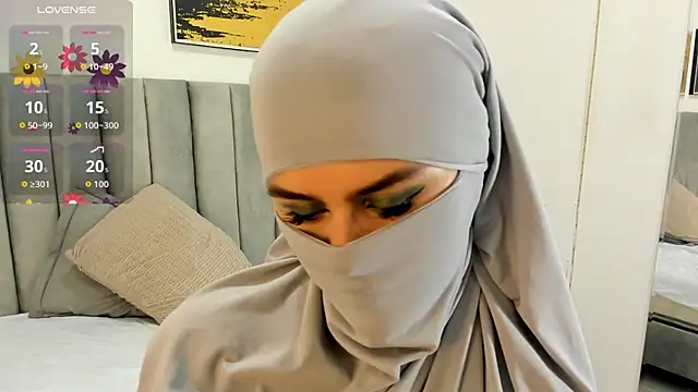 Snapshot of _shaiira chatting on 09-08-25, 06:40 shaiira online show from 09-08-25, 06:40