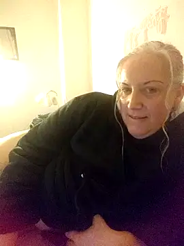 Feelineducentre online show from 03-18-26, 07:04