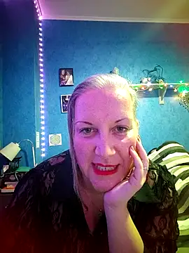 Feelineducentre online show from 11-16-25, 08:02